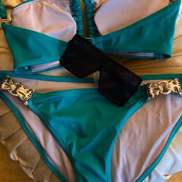 Two piece bathing suit - Picture 2 of 4